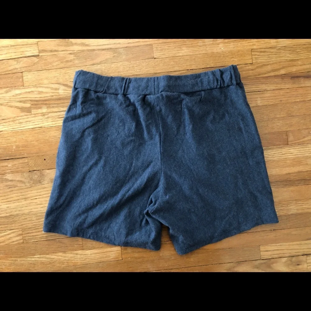 SOLD Buttercream Slim Shorts size medium in heather blue - Picture 6 of 8